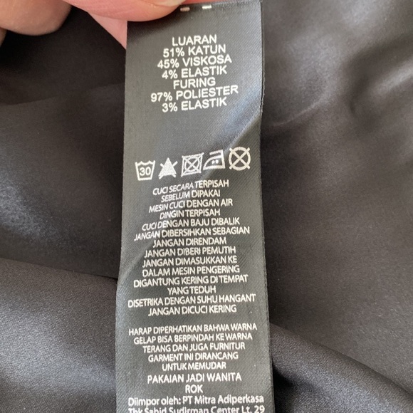 Women's Skirts Beautiful and very good condition - Picture 6 of 16